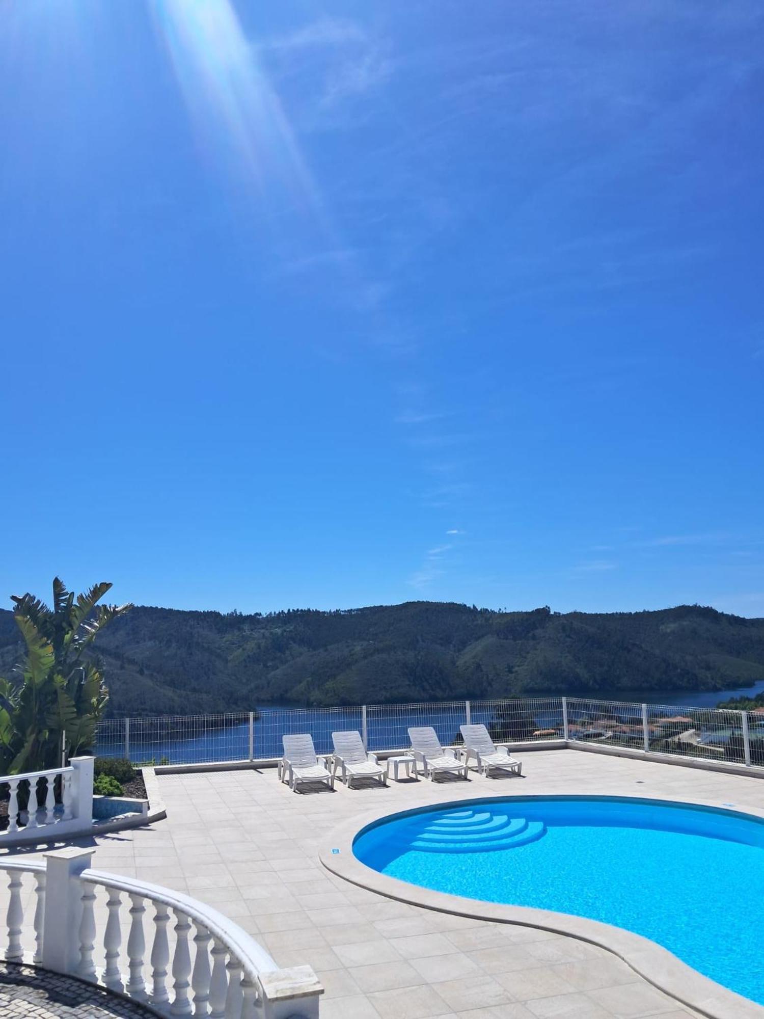 Lago Azul Villas Ferreira do Zezere Luaran gambar
